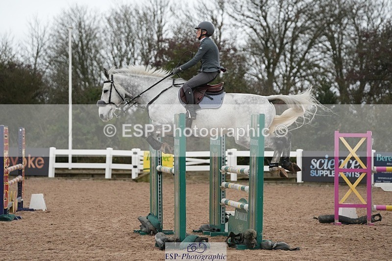 251109-114002-03599 - Cls 20 Newcomers and 1.10m Open