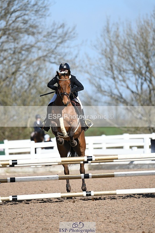 250330-102710-06115 - Cls 32 British Novice and 90cm