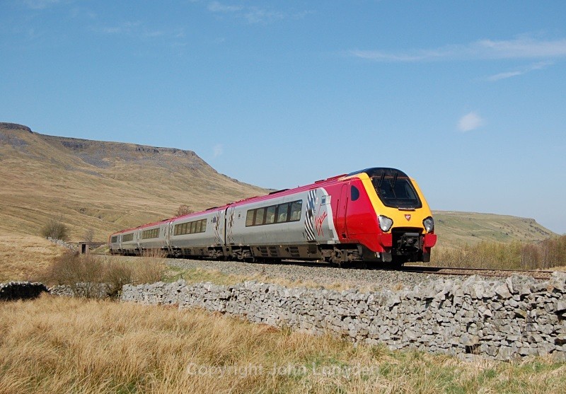 JL - 221105 1S51 10.20 Birmingham - Edinburgh Ais Gill MP 260 - Ais Gill - Milepost 260