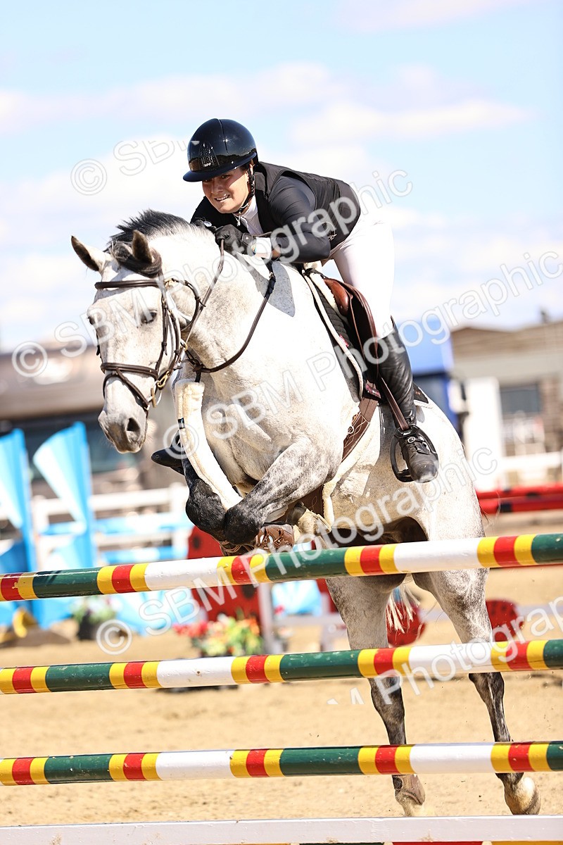 SBM_015577 - Class 16 - Senior foxhunter - 1.20m Open