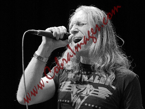 047_IMG_8173BW - Walter Trout