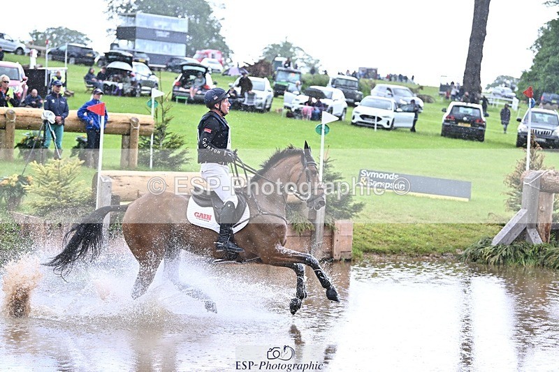 240526-110049-20332 - 403-CRAZY_DU_LOIR-Oliver_Townend