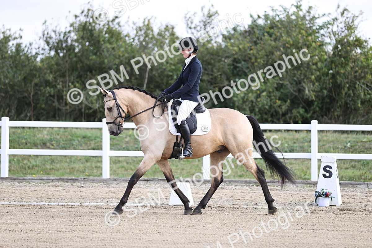 SBM_015297 - Class 14 - Novice 23 - 9.05-10.08