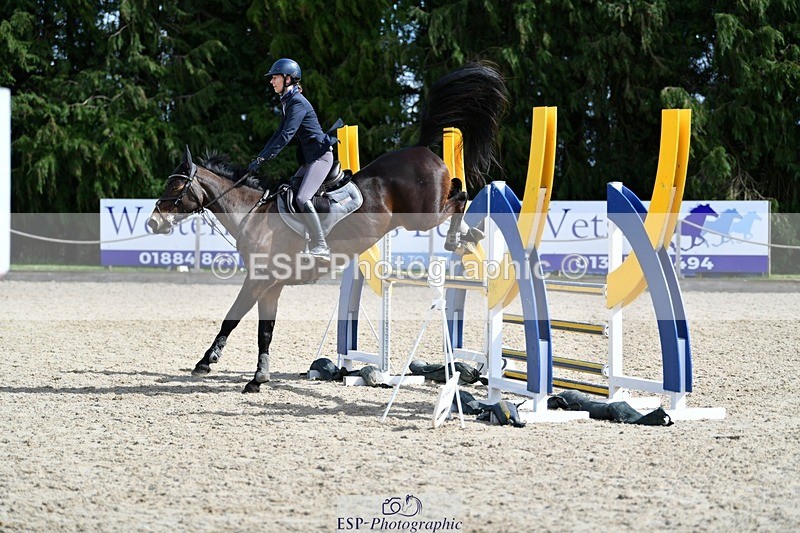 240324-121018-02476 - Cls 9 Snr 1.05m Open