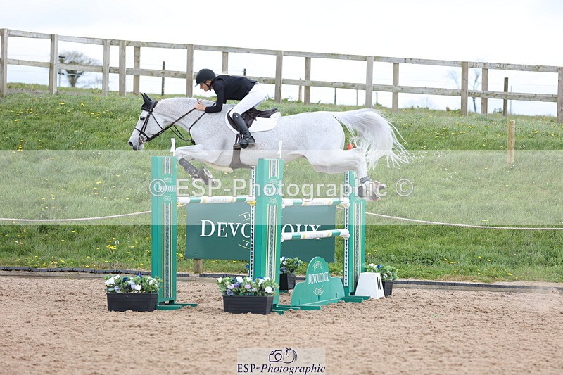 240419A-121711-07136 - Cls 6, 2 Star Medium Tour 1.35m