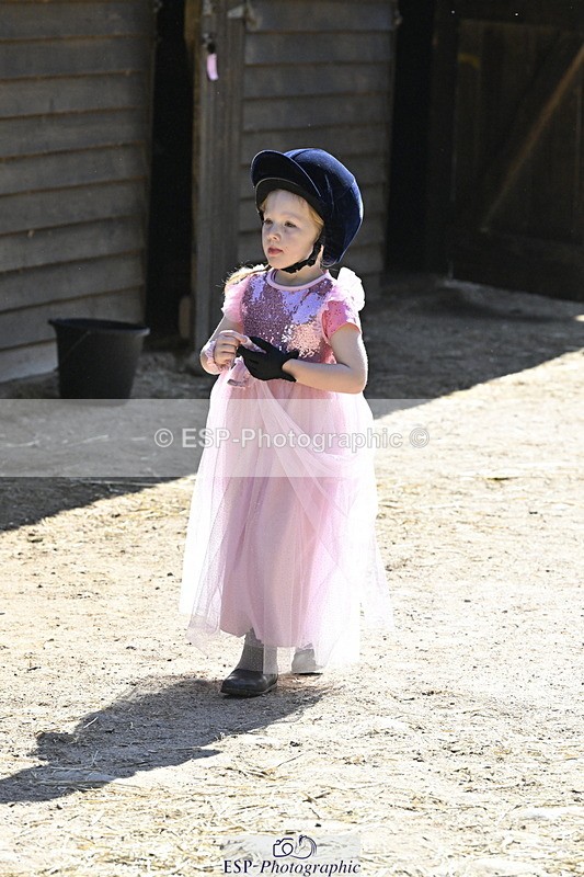 240728B-095319-00257 - Sunday Stable Shots and Fancy Dress