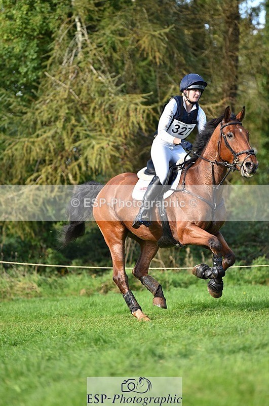 231022-144902-29276 - 327-ENSOR.VAN.HET.HELLEHOF-Francesca.Swallow-XC