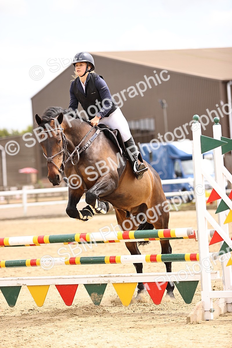 SBM_000439 - Class 4 - 1m showjumping