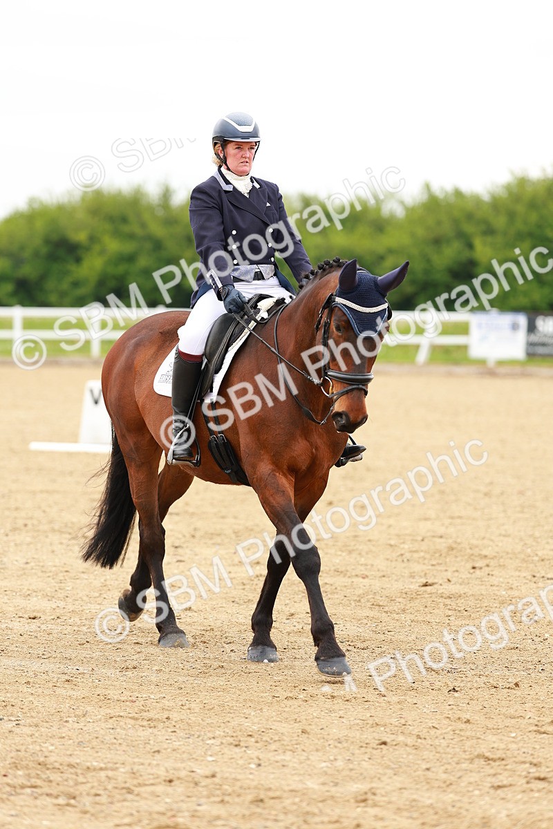 SBM_005043 - Class 16 - Novice 6