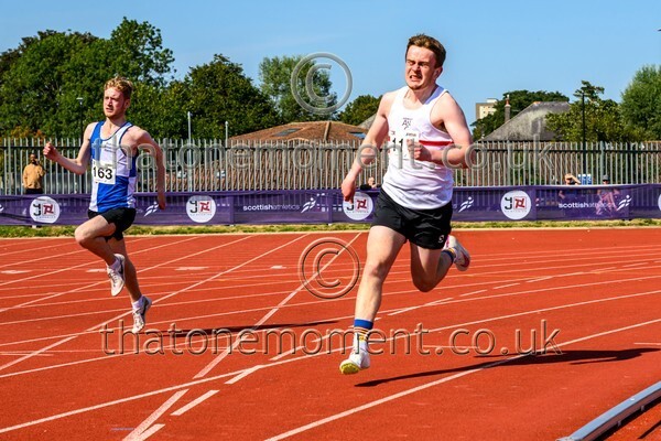 Age25SAT-917193 - Track Male