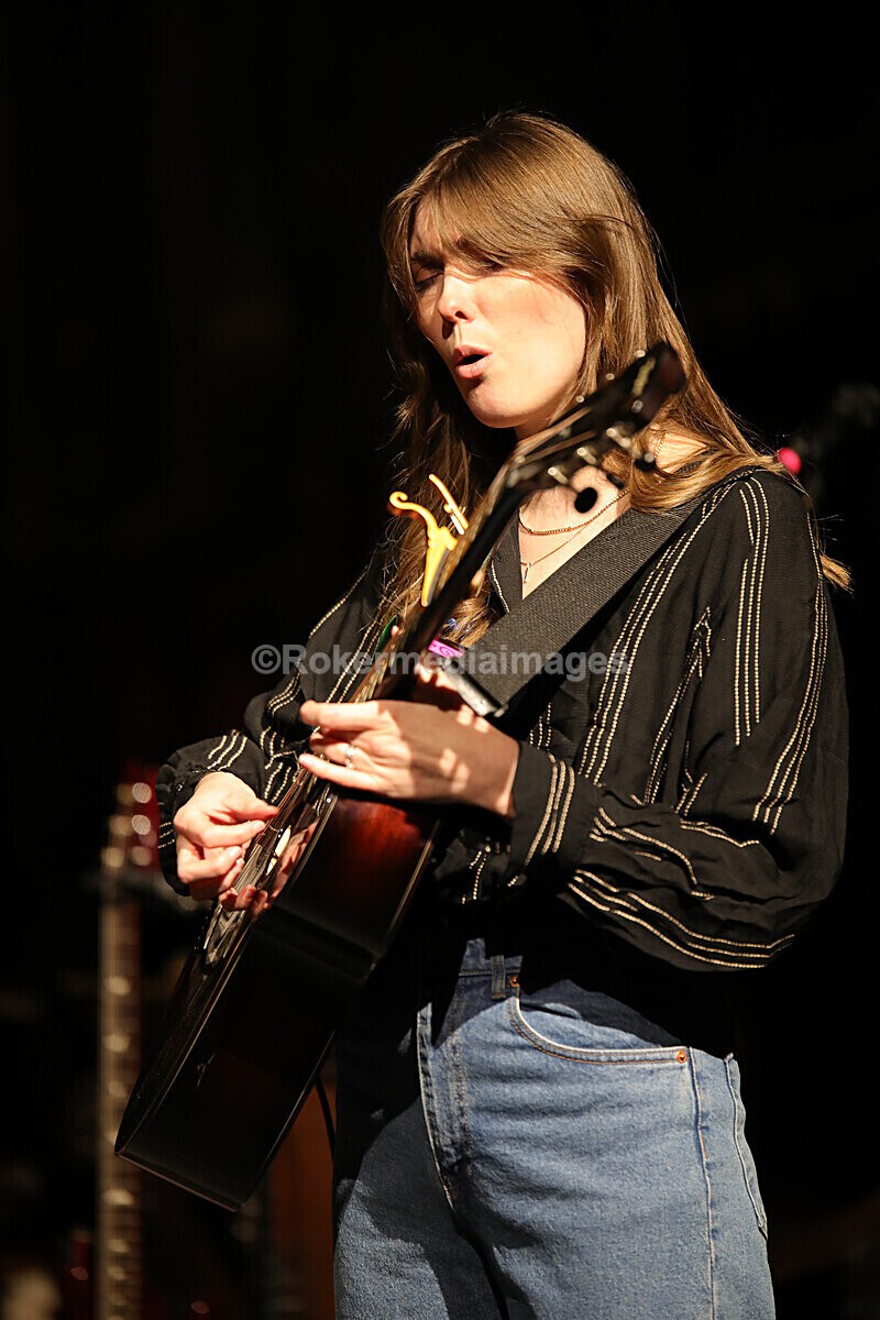 FOLK N BLUES-712 - FOLK and BLUES SEPT 2022