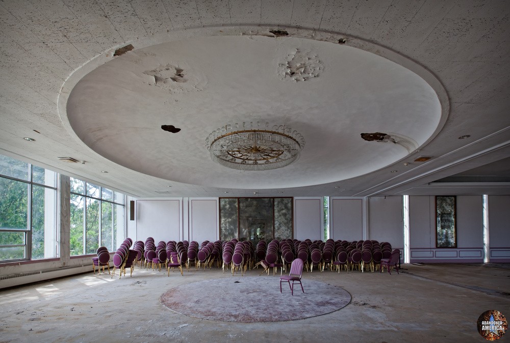 The Abandoned Fallside Hotel in Niagara Falls, NY Abandoned America