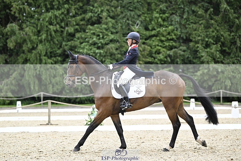 000101-204724-04225 - 409-MHS_SEVENTEEN-Rosalind_Canter