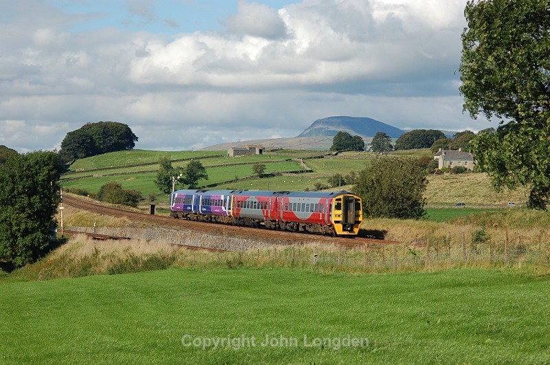 6.9.07 158752 & 158902 14.00 Carlisle - Leeds, Settle Junc - Settle Junction