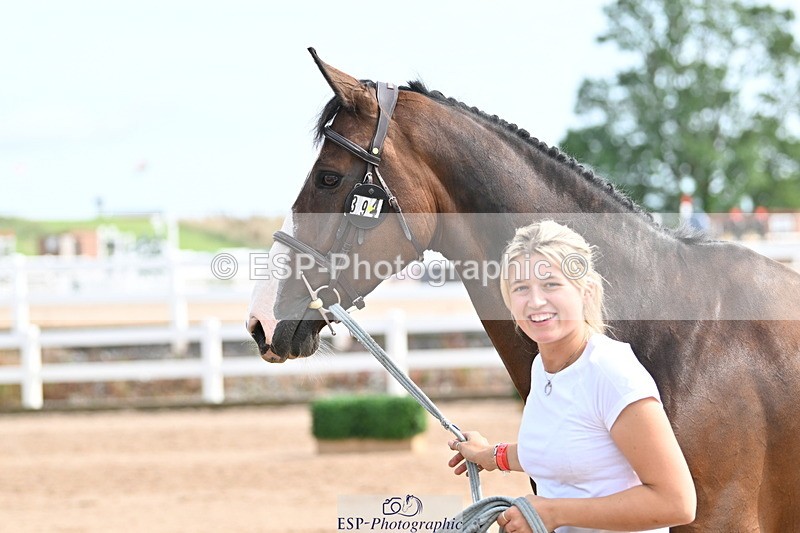 240717A-162026-03427 - Trot Up 4pm to 5pm