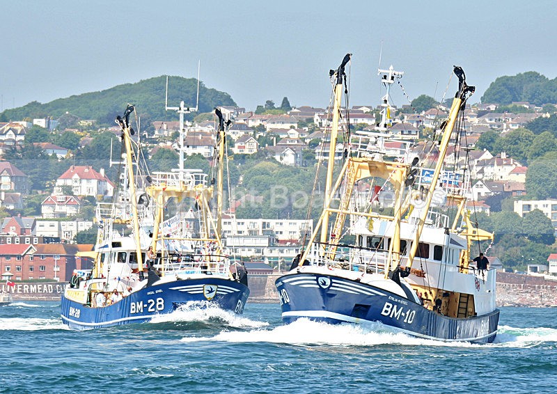 060617 BM10 BM28 BRIXHAM TRAWLER RACE IMG_9525 - BRIXHAM TRAWLER RACE 2006