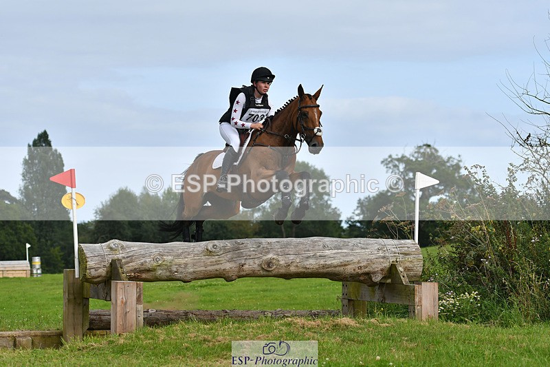 240804-170906-19235 - 703-Holly_Morris-ROYALE_LOUIS