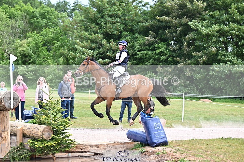 250525A-143233-16496 - D-460-Jenny.Caras-SOMMERSBY