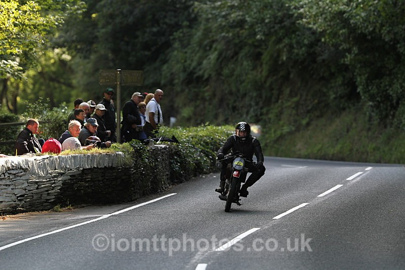 FOM_1313 - Classic TT Lap of honour