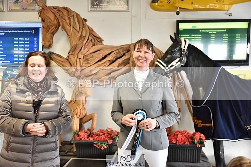 250215-153630-04465 - Medium Gold Presentations