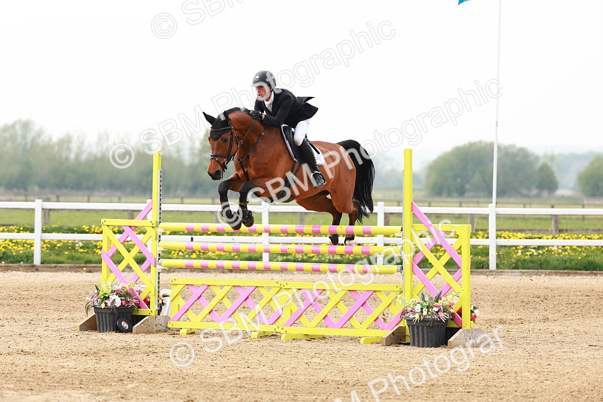  - Class 19 - Senior Foxhunter - 1.20m