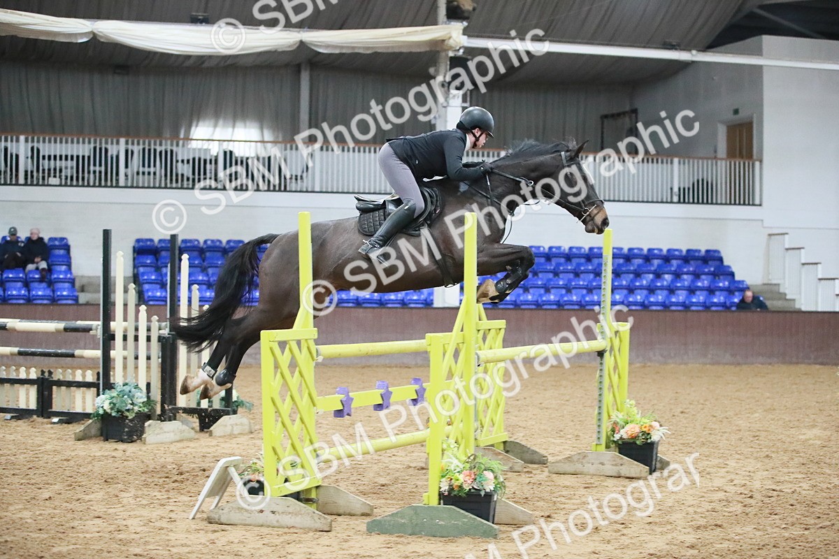 SBM_001107 - Class 4 - Senior Newcomers - 1.10m Open