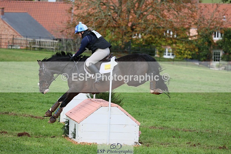 231021-135715-17205 - 444-REDHILL.SKANDEL-Emma.Stokes-SC+XC