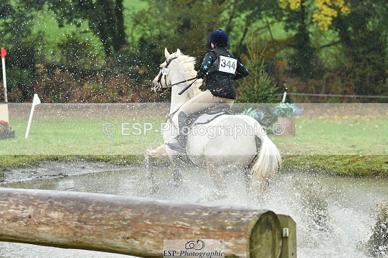 251025A-102001-17299 - D-344-Johanne.Heuff