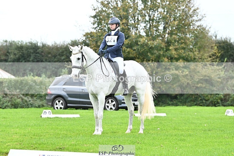 241024-120129-02594 - 321-Hannah.Underhill-DONBEG.GREY