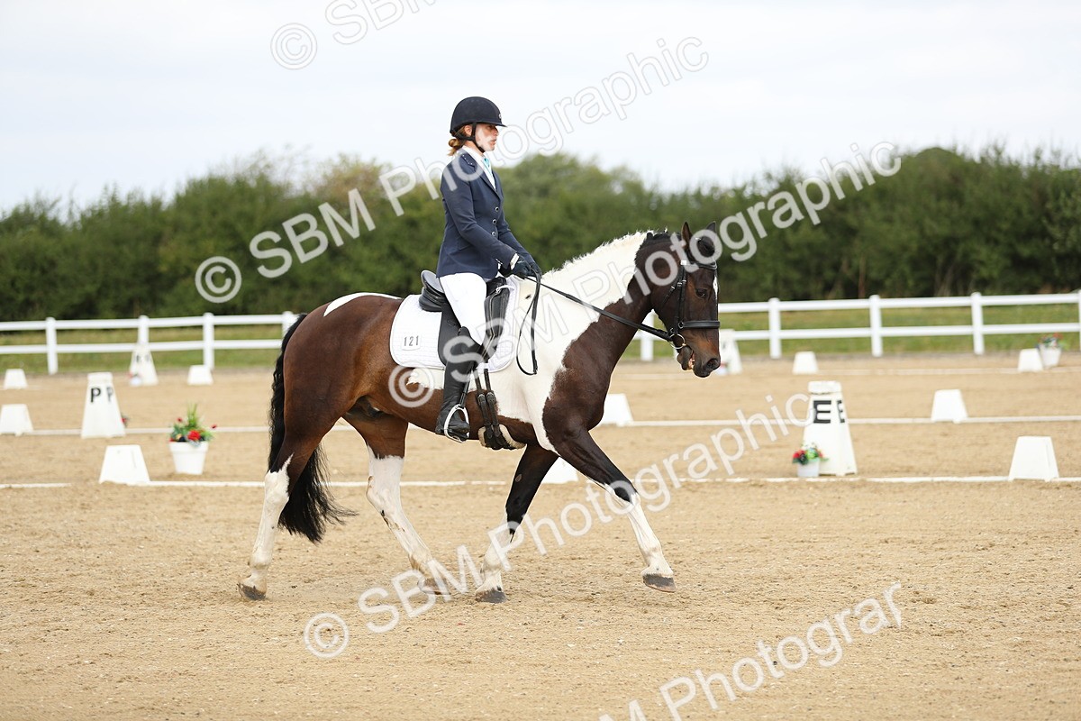 SBM_016381 - Class 13 - Novice 23 - 11.25-12.35