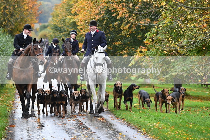 WJ5_6080 - B&B walk back for Hunt Tea !