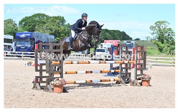 BPP_1045 - CLASS 4 FRI Newcomers/ 1.10m Open