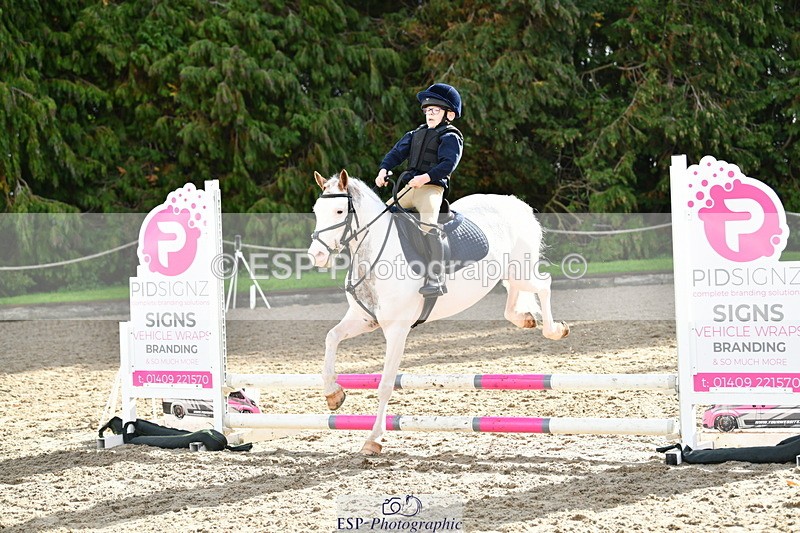 251004A-105549-00469 - Classes 4 & 5 50cm