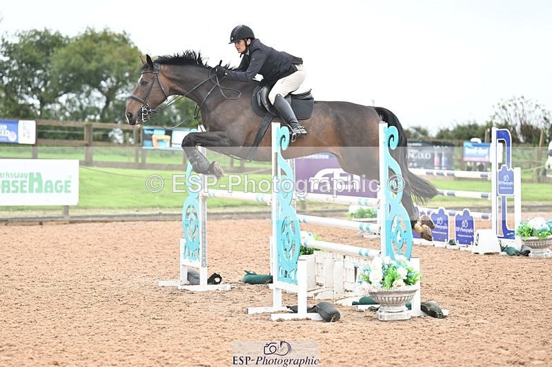 251003-132107-01088 - Cls 3 Foxhunter and 1.20m