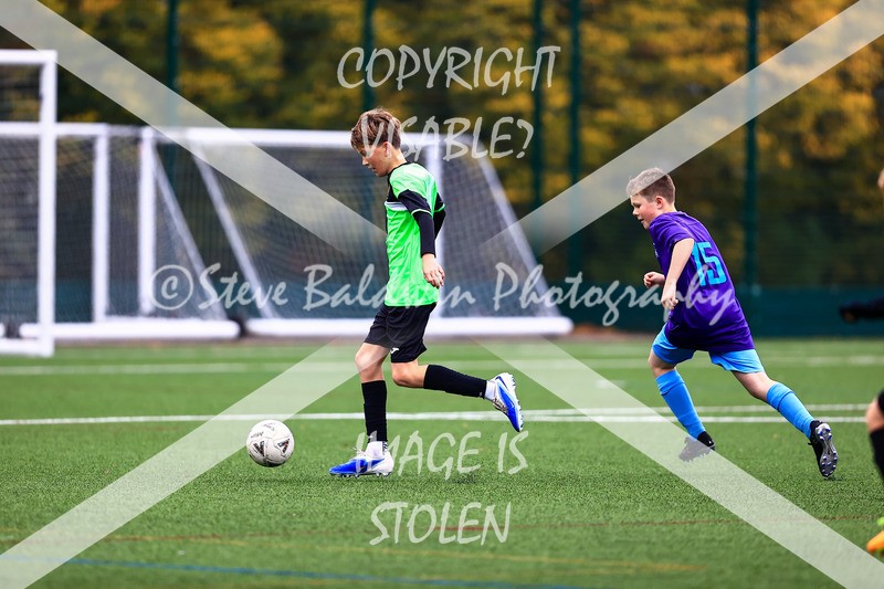 1DX30254 - 2025-10-12 FC Abbey Meads U14 Orange V Kingsdown Lions U14