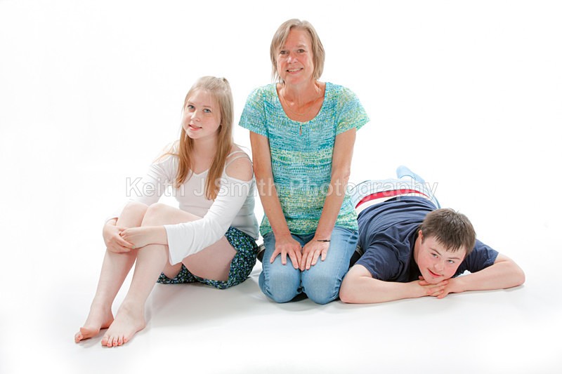 1SKJ6298 - Marianne and Family