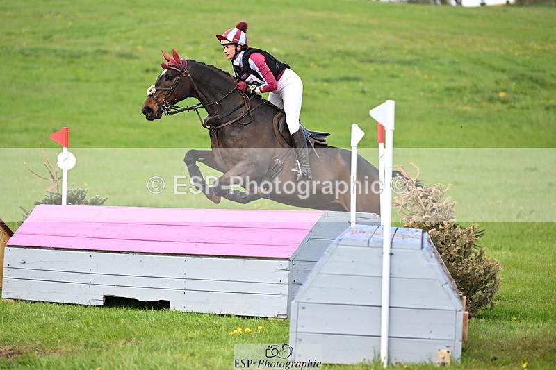 250419-173656-14497 - 869-Lizette.Jackman-MURPHYS.GAUNTLET