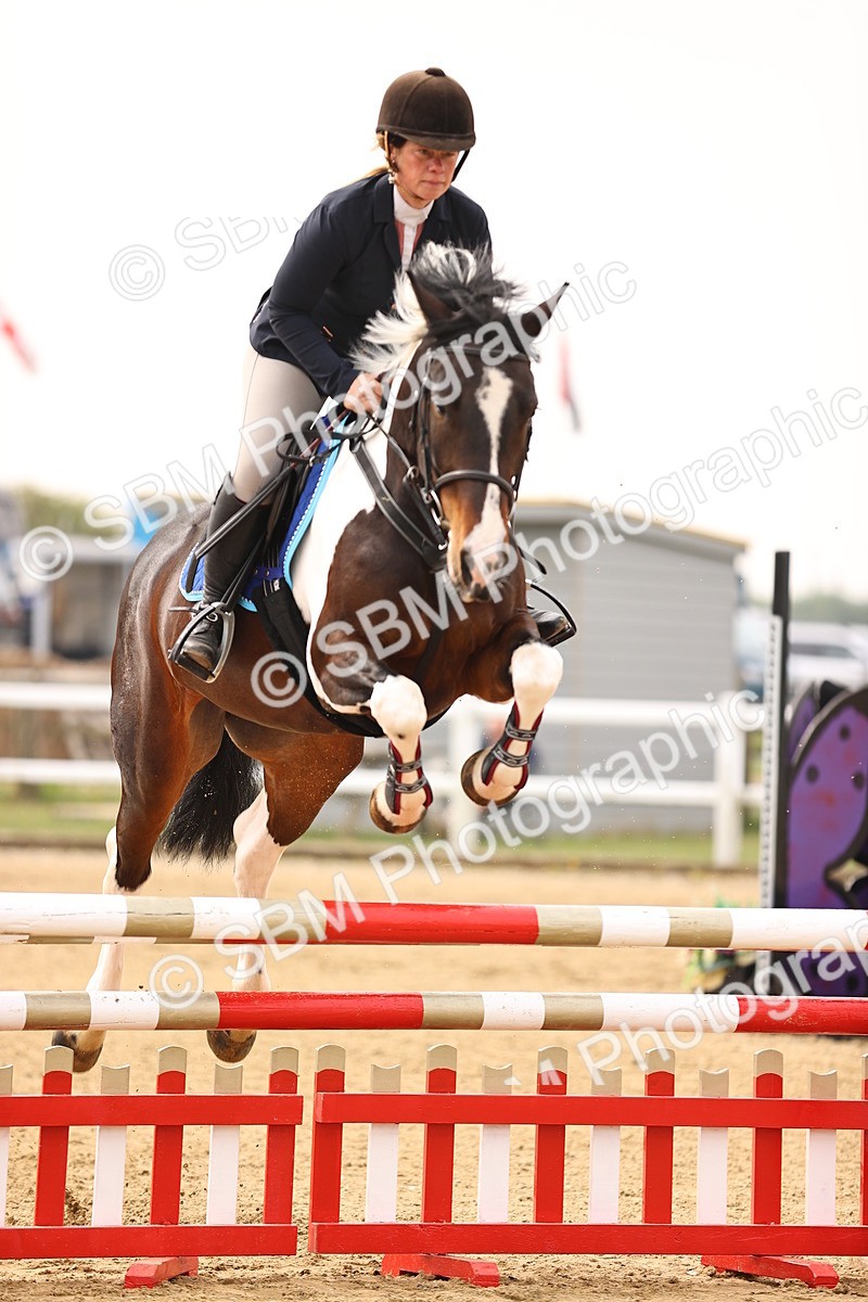  - Class 15 - Senior British novice - 90cm