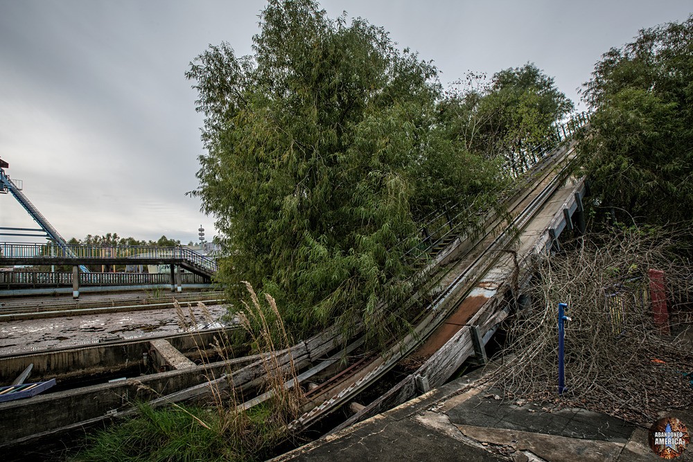 Abandoned Six Flags (New Orleans, LA) | Spillway Splashout Ride - Six Flags New Orleans