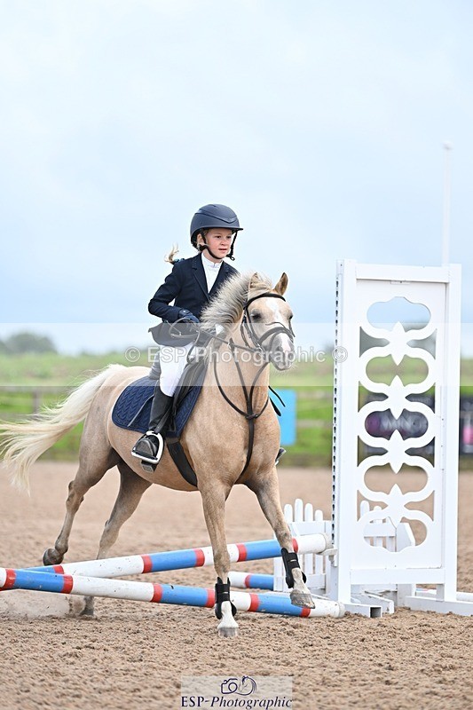 240813-150506-00016 - Clear round & 60cm