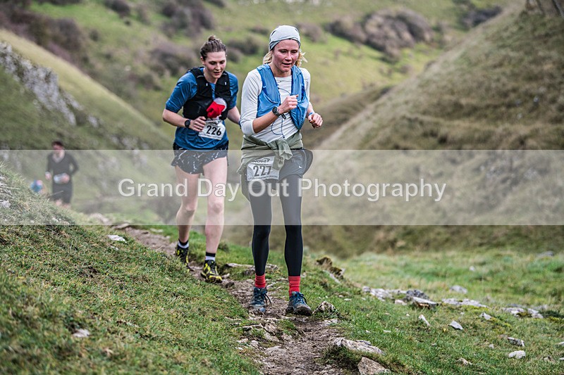 Litton-727 - Litton Christmas Cracker Fell Race (Limestone Series) Sunday 14th December 2025