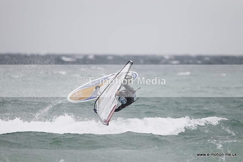 WS 020510-42 - Windsurfing