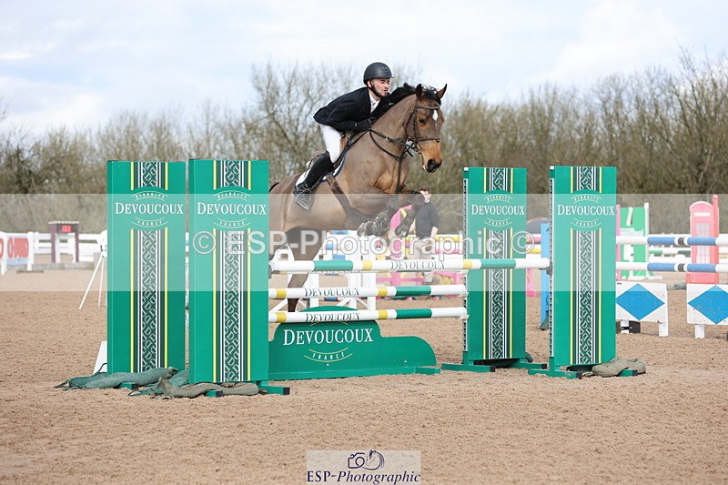 240223A-121428-01144 - Cls 4 Snr 1.05m Open