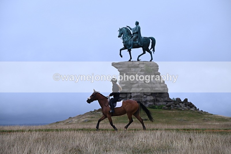 DSC_2071 - Time at Statue 12:13 to 12:32