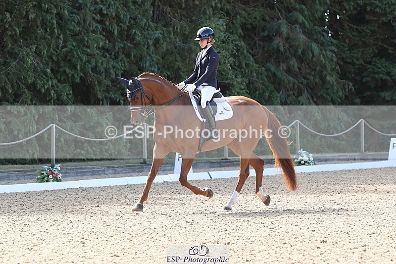 250809A-100956-02523 - 074-Robyn.WalkerSt.Giles.Voila