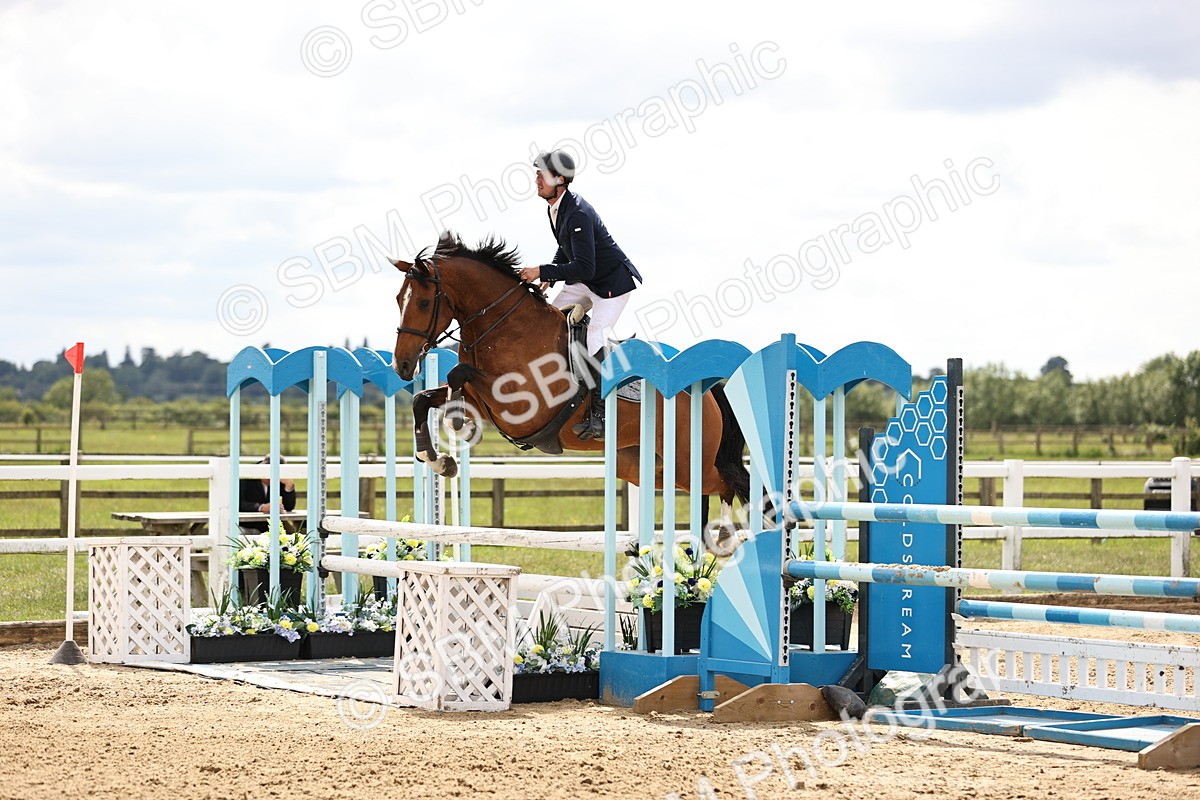 SBM_003447 - Class 11 - Senior Newcomers - 1.10m