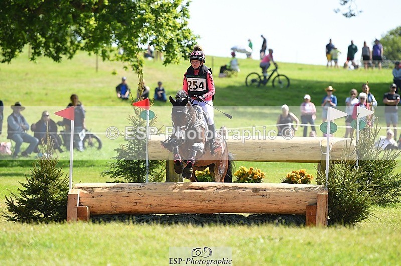 230527-102834-08560 - 254-PURE_TRENDSETTER-Ellie_Fredericks-XC