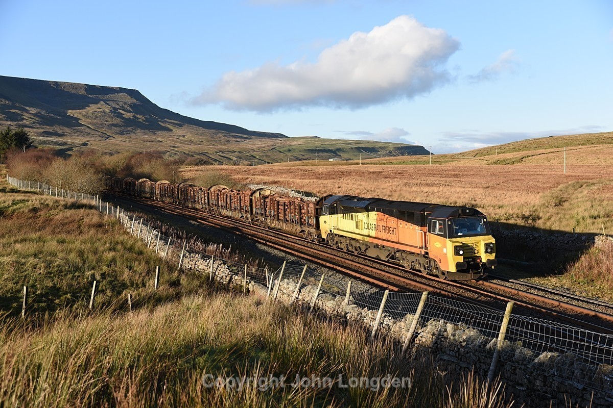 JL - 25.11.20 70806 6J37 Carlisle - Chirk, Ais Gill summit - Ais Gill - Summit