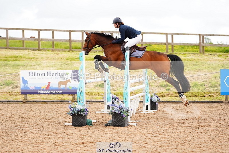 240526A-113728-07846 - Cls 26 Chard Equ 1.05m and 1.10m Grand Prix