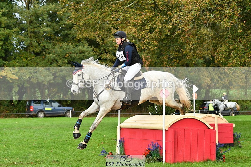 251025A-093956-15420 - D-318-Caroline.Allan